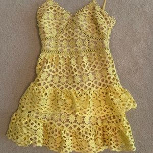 Lulu’s yellow lace dress